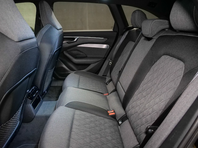 Audi A6 Avant Quattro S-Tronic