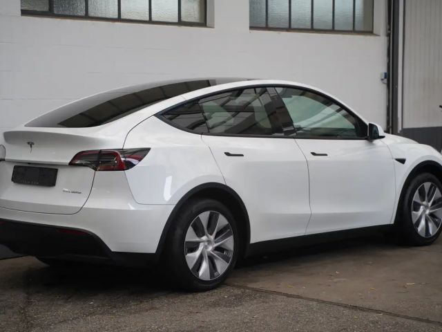 Tesla Model Y AWD Long Range
