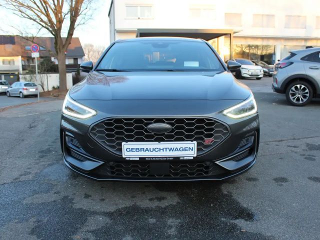 Ford Focus EcoBoost ST Line