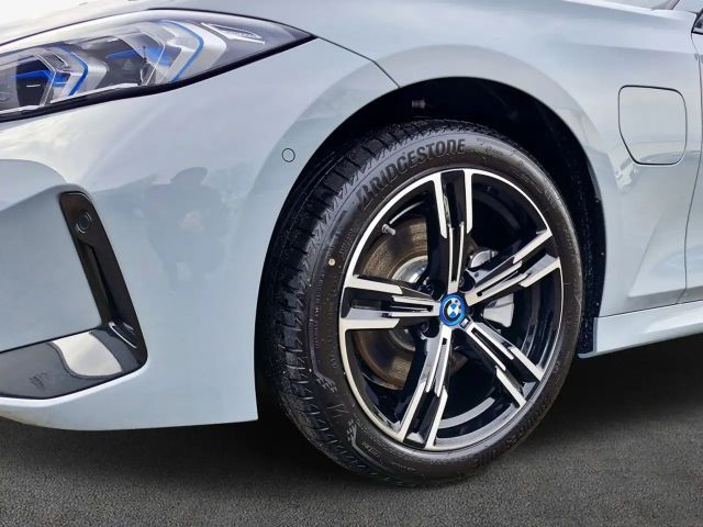 BMW 330 330e Sedan xDrive