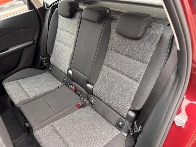 BMW 218 KAMERA DAB KLIMAAUTOMATIK LED