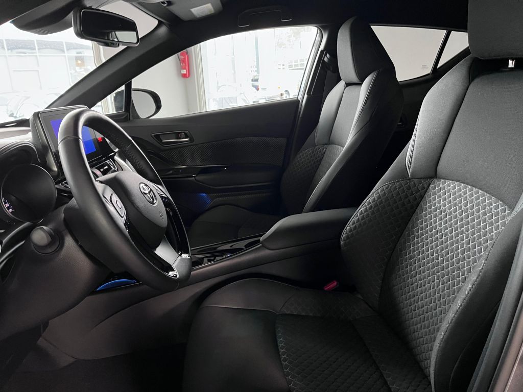 Toyota C-HR 5-deurs Bi-Tone Team D