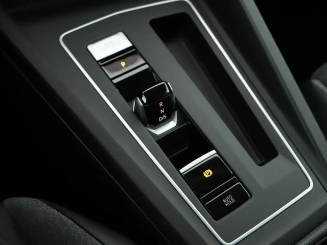 Volkswagen Golf 1.5 eTSI DSG Golf VIII