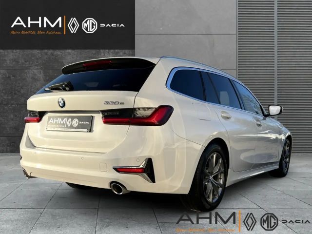 BMW 330 330e Luxury Line Touring