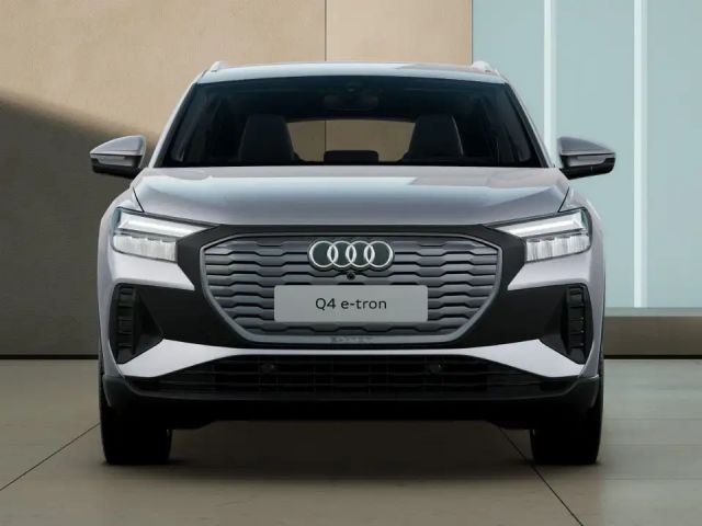 Audi Q4 e-tron 45 / Navi pro, Standklima, AR-HuD, LED