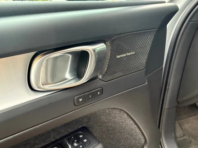 Volvo XC40 Dark Plus