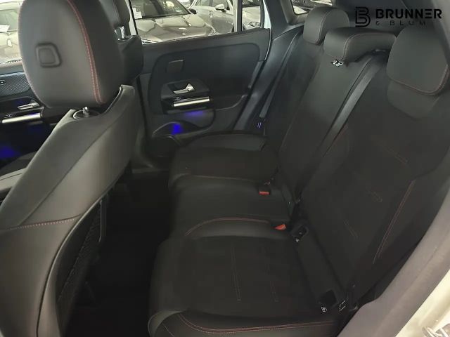 Mercedes-Benz GLA 200 AMG Line