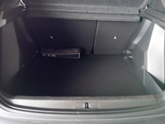 Peugeot E-2008 Active Pack