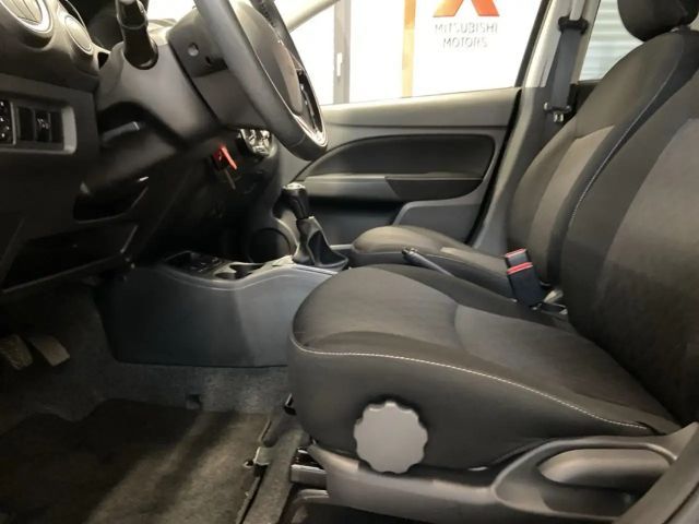 Mitsubishi Space Star Star