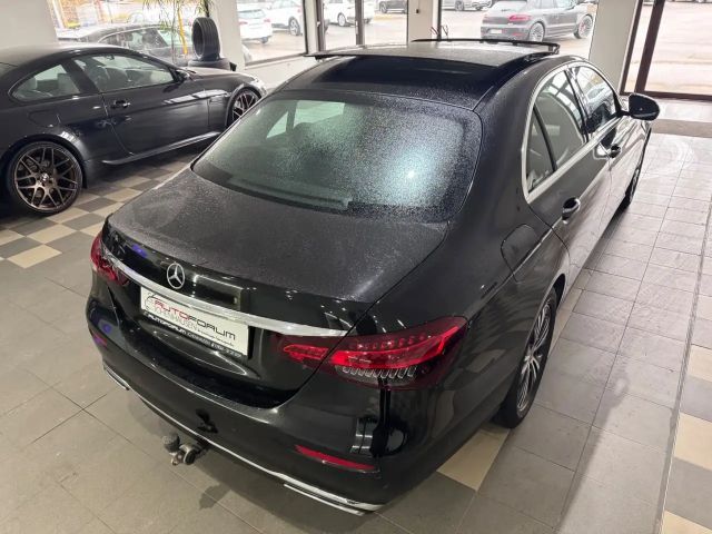 Mercedes-Benz E 220 AVANTGARDE E 220 d Sedan