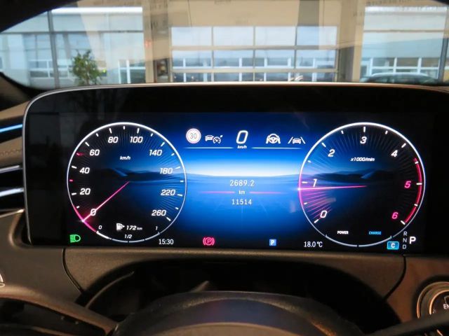 Mercedes-Benz E 220 AMG Line E 220 d Sedan