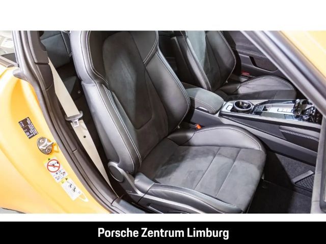 Porsche 992 Carrera Coupé GTS