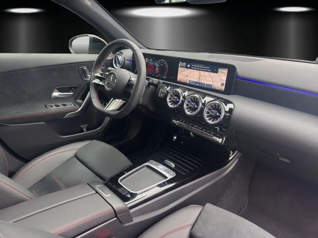 Mercedes-Benz A 250 4MATIC AMG Line
