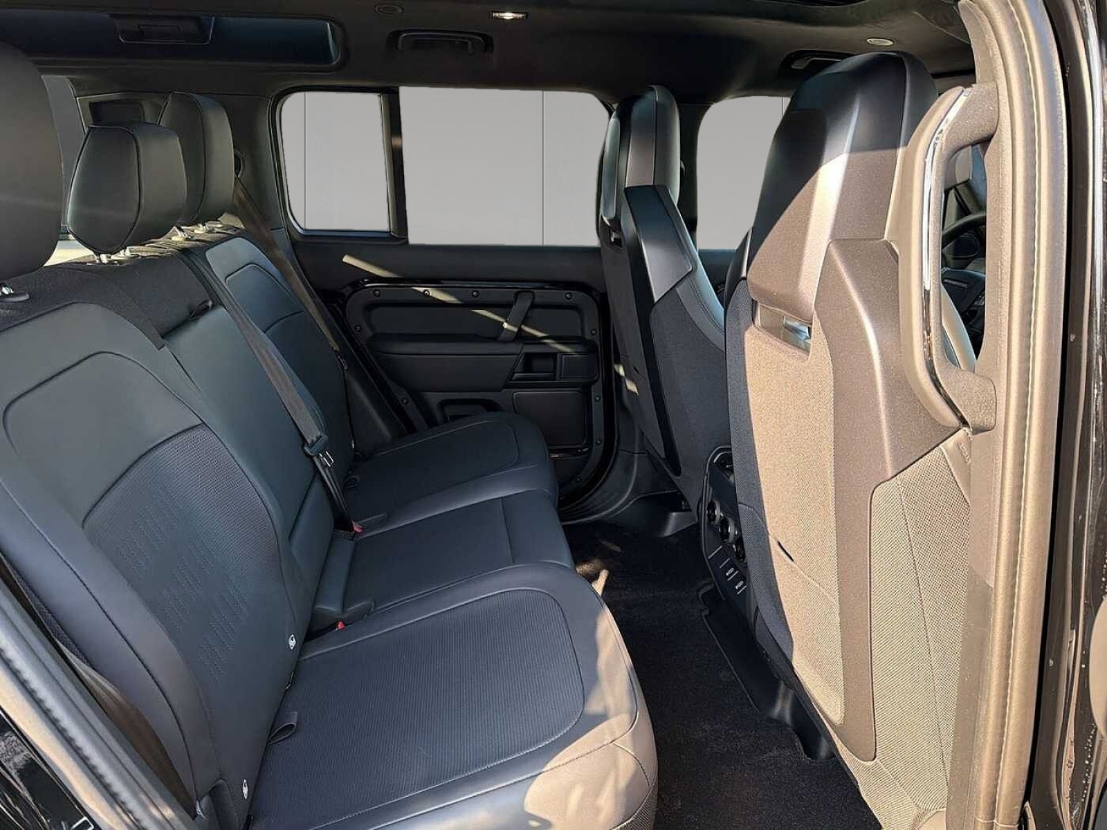 Land Rover Defender 110