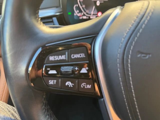BMW 530 xe LASER+LEDER+HUD+ACC+PANO+DAB+BT+MFL+AHK+