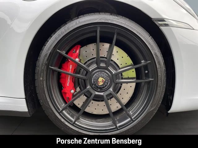 Porsche 992 4 Cabrio GTS Targa