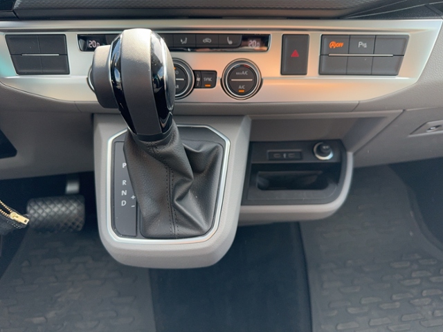 Volkswagen Caravelle 2.0 TDI Lang T6
