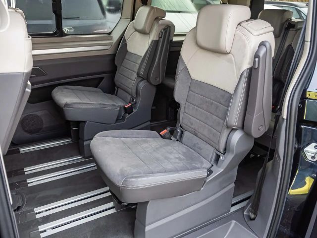 Volkswagen Multivan 2.0 TDI DSG Style T7