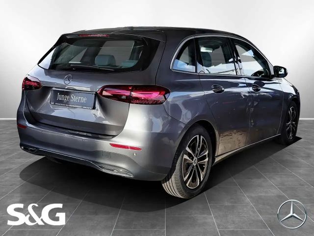 Mercedes-Benz B 200 TOTWINKEL+DISTRONIC+KAMERA+MBUX+LED+17"