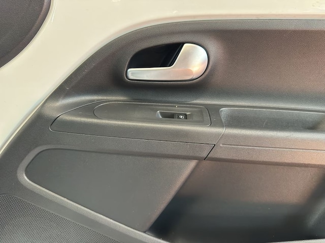 Volkswagen e-up! Plus Style