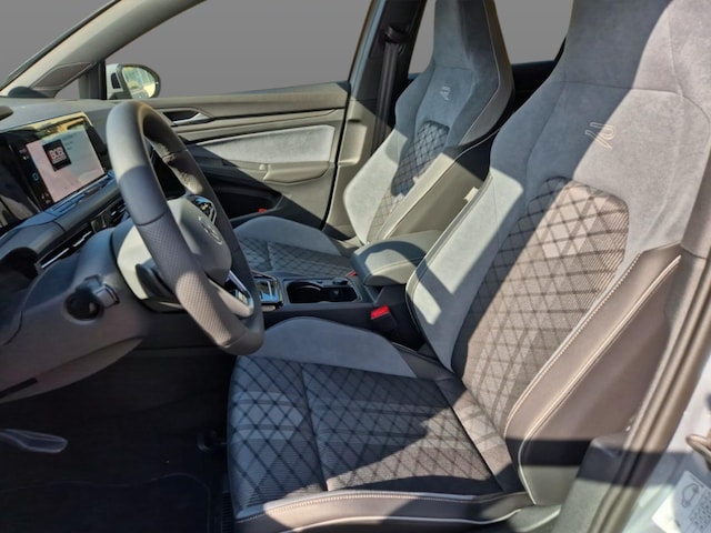 Volkswagen Golf 1.5 eTSI DSG R-Line