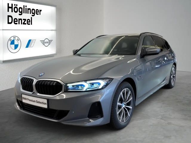 BMW 330 330e xDrive