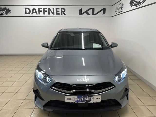 Kia Ceed Ultimate Tempomat VerkehrszeichenERK Navi