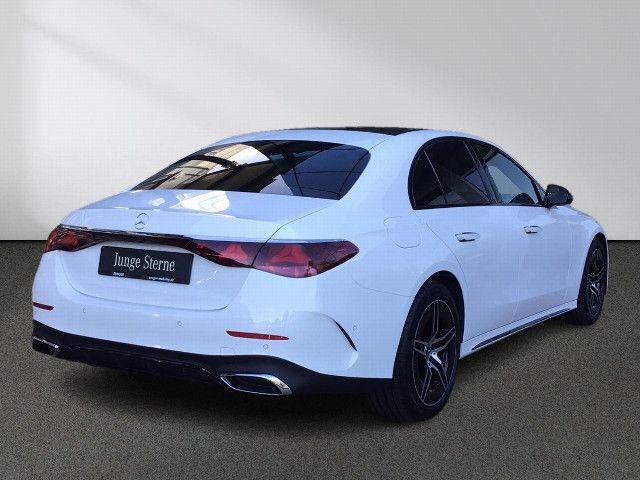 Mercedes-Benz E 200 AMG Line Sedan