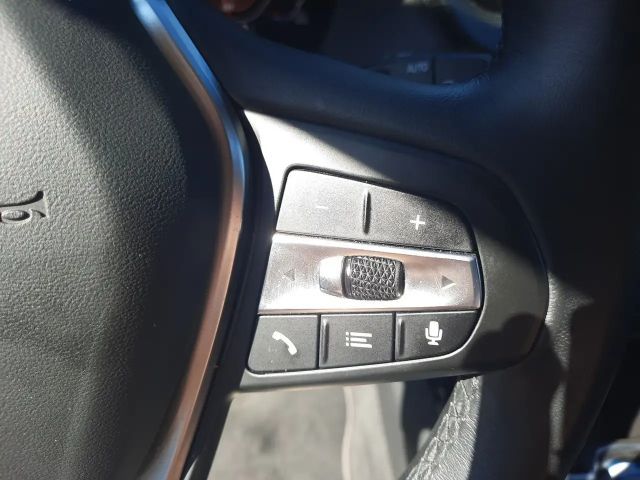 BMW 118 118i Sedan Sport Line