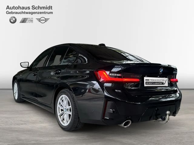 BMW 320 320d M-Sport Sedan