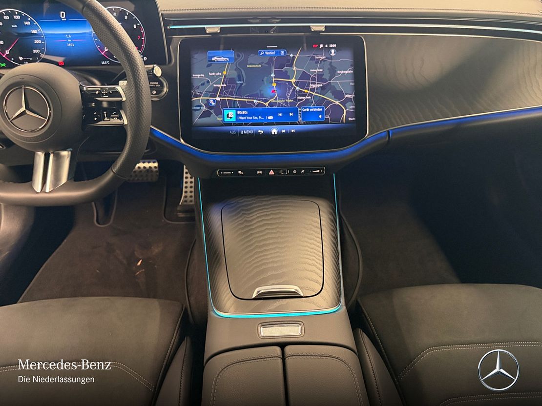 Mercedes-Benz E 200 AMG Line Sedan