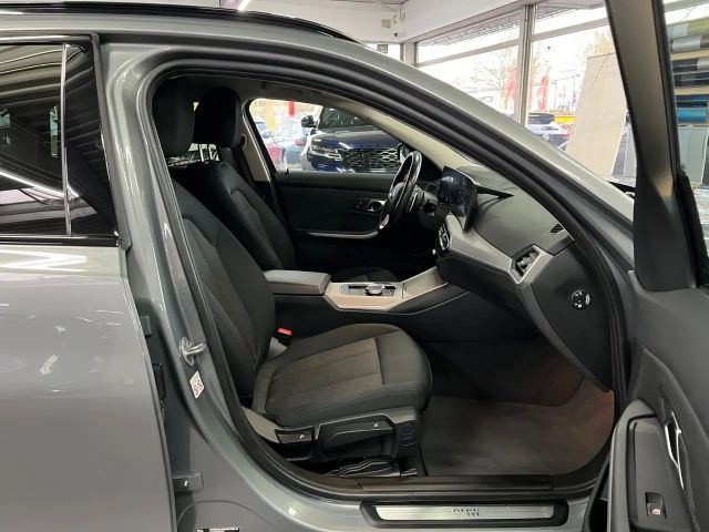 BMW 320 320d Touring xDrive