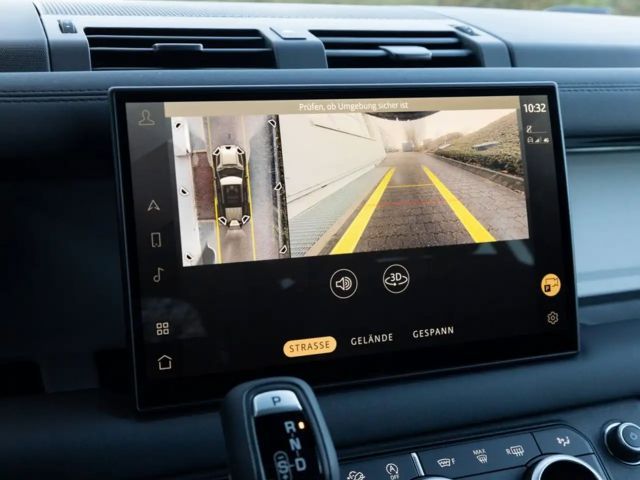 Land Rover Defender 110 D250 Dynamic SE