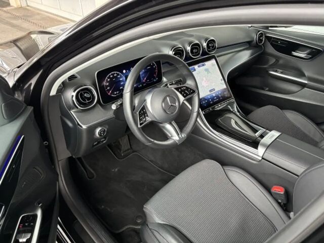 Mercedes-Benz C 180 AVANTGARDE Sedan