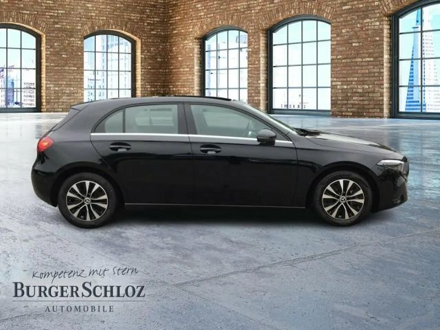 Mercedes-Benz A 180 AUT DynLicht Fernlichtass. Kam. KlimaA LED