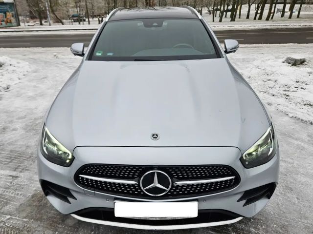 Mercedes-Benz E 300 4MATIC AMG Line E 300 d