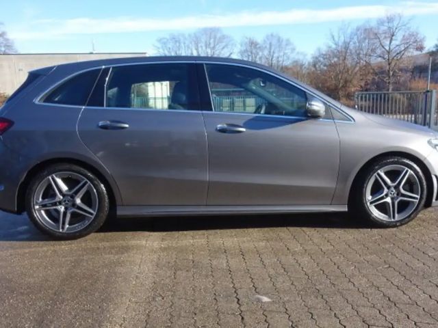 Mercedes-Benz B 220 4MATIC AMG Line