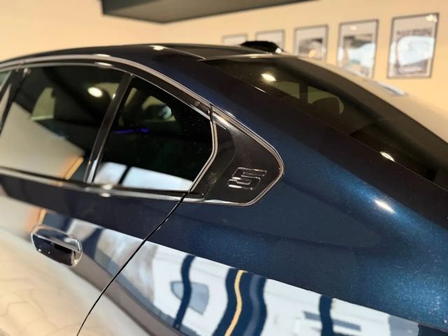 BMW 520 520i M-Sport Sedan