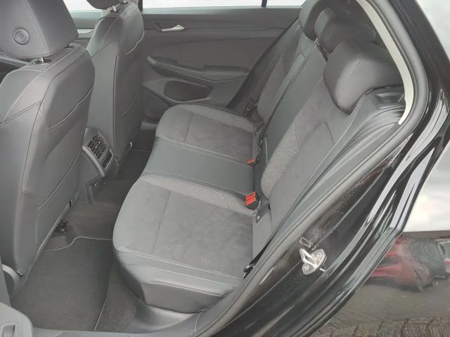 Volkswagen Golf 1.5 eTSI Golf VIII Style