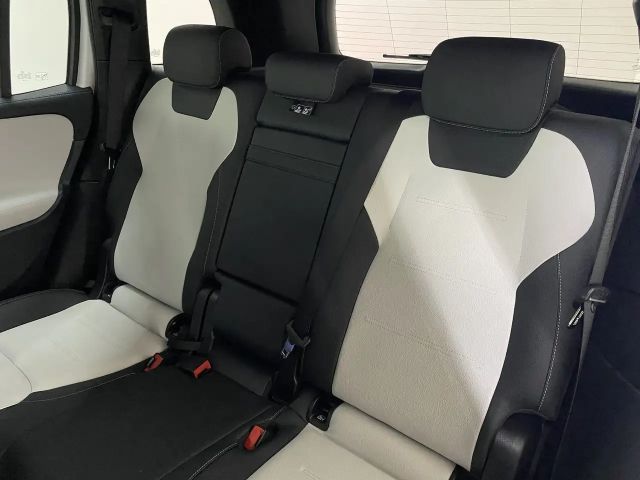 Mercedes-Benz GLB 250 4MATIC AMG Line