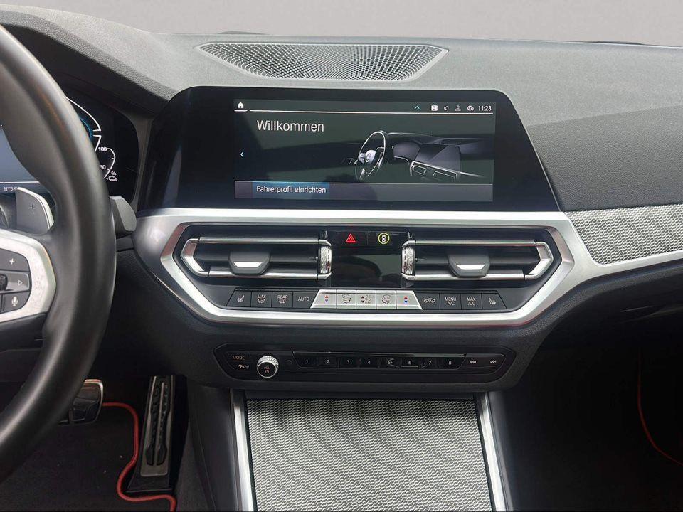 BMW 330 330e Touring