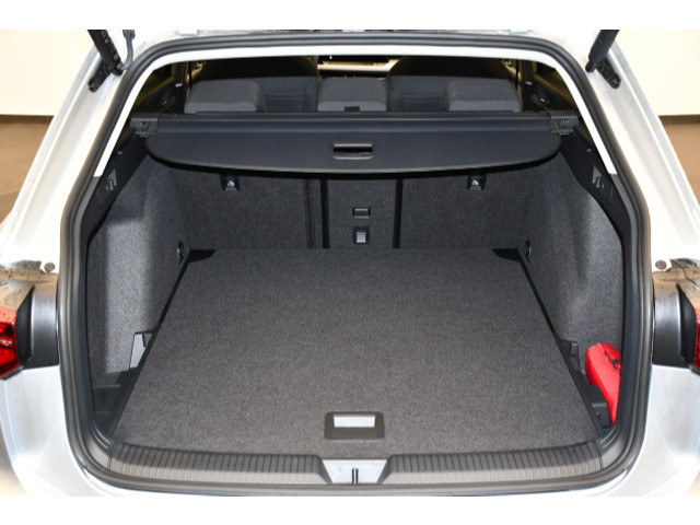 Volkswagen Golf 1.0 TSI Golf VIII Life Variant