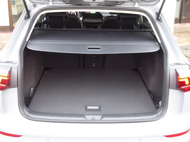 Volkswagen Golf 1.5 eTSI Variant