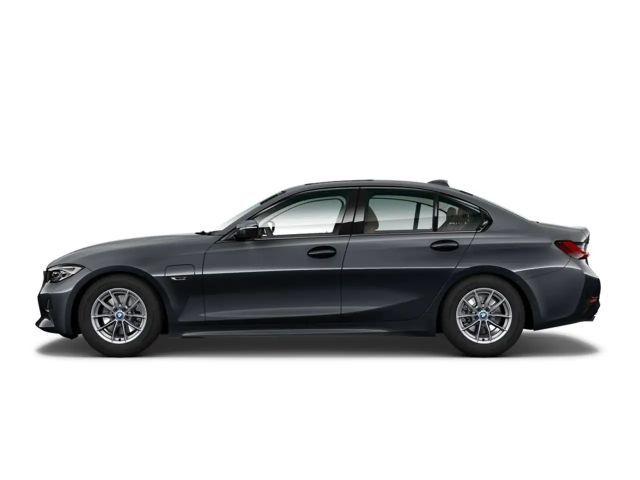 BMW 330 330e Sedan Sport Line xDrive