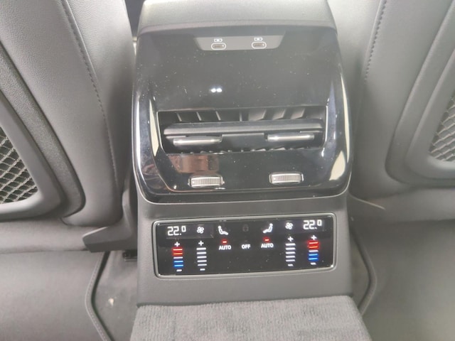 Audi A6 Avant Quattro S-Tronic