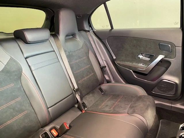 Mercedes-Benz A 200 AMG Line