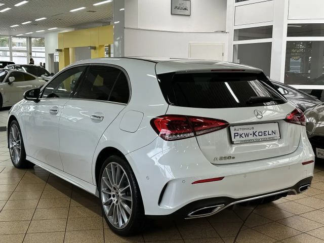Mercedes-Benz A 250 A 250 e AMG Line