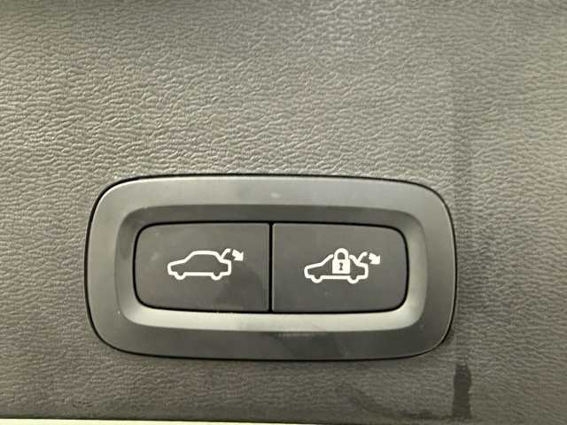 Volvo XC40 Dark Plus Recharge T5