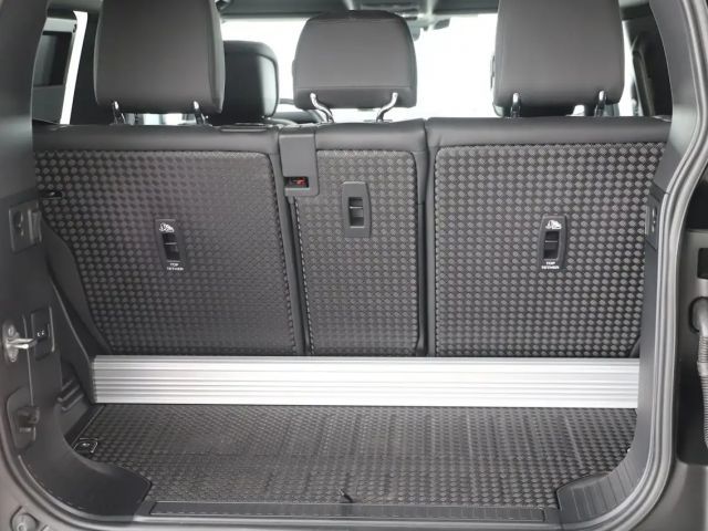 Land Rover Defender 90 AWD D300