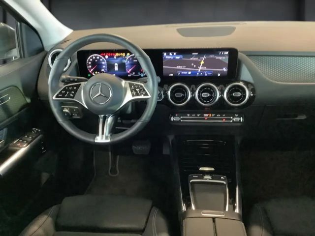 Mercedes-Benz GLA 200 Progressive